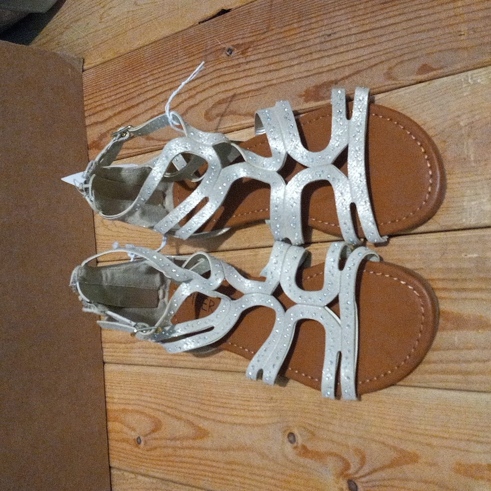 Girl gold sandals
